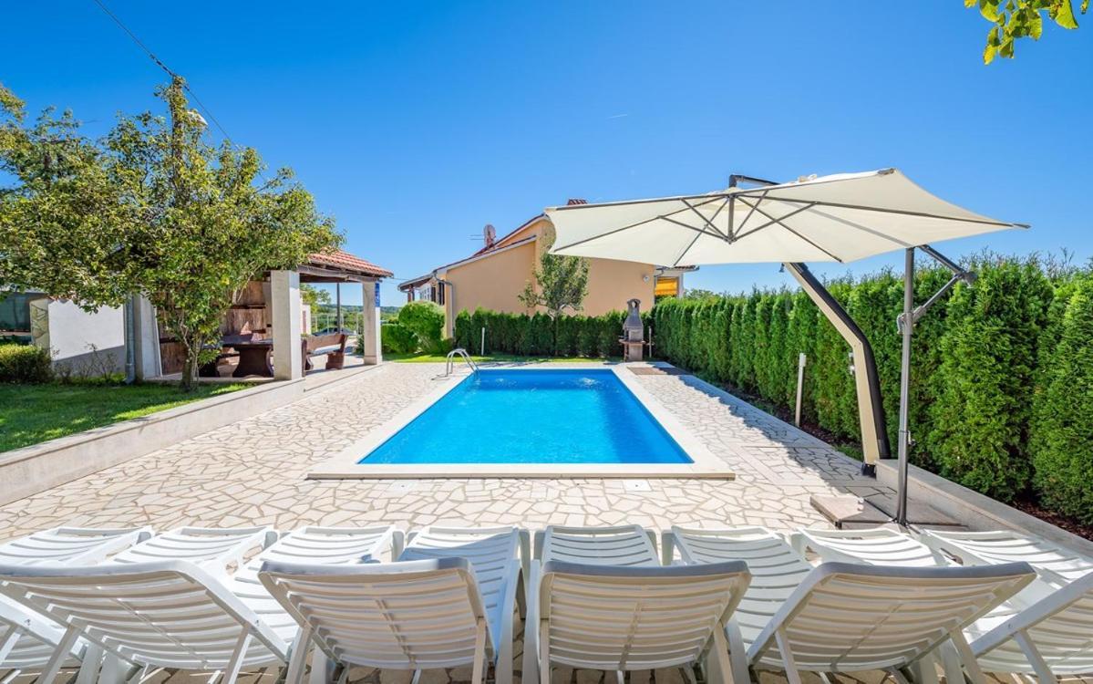 Villa Semy Пазин Екстер'єр фото